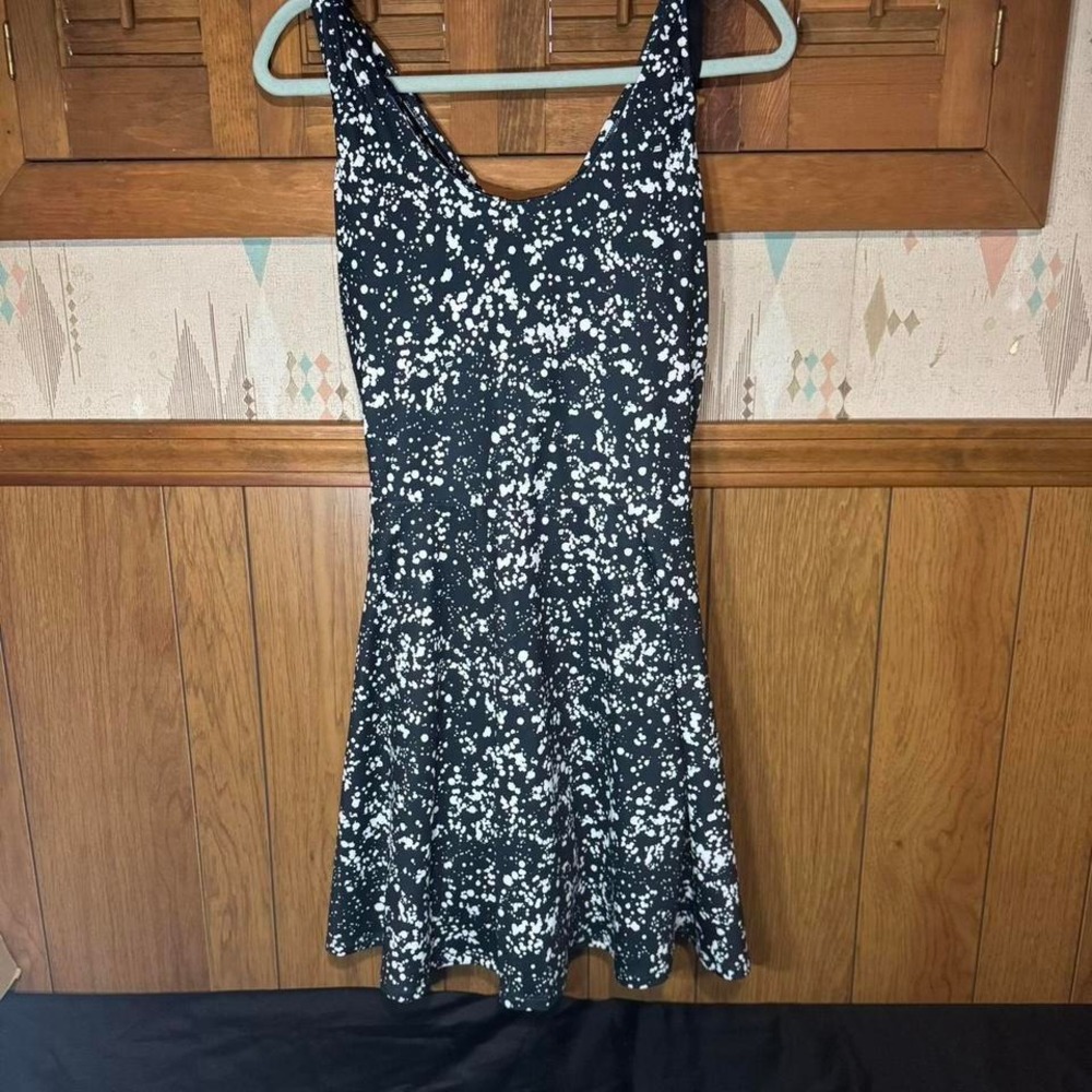 Fabletics Black and white activewear dress (with‎ built in shorts) NWT Size XL